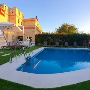 ** Отель Ibis Cadiz Испания